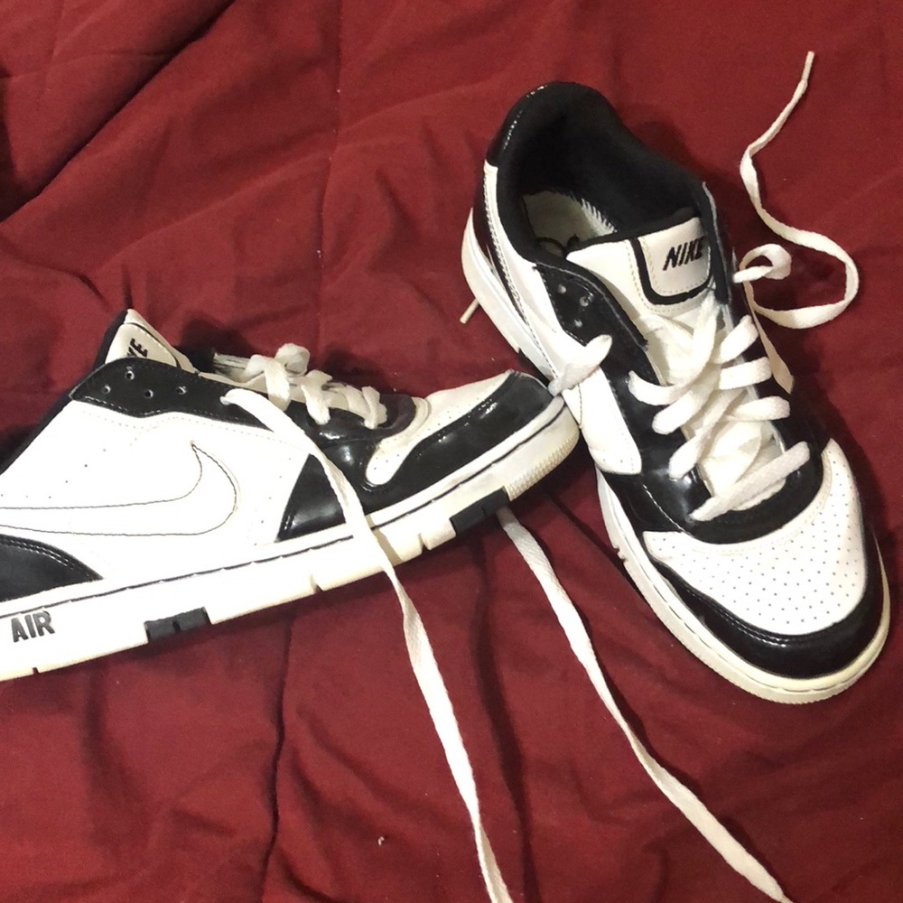 White and Black Nike’s